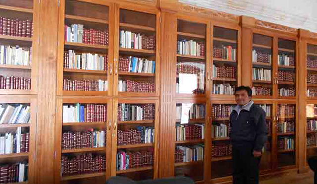 Mario Vargas Llosa donará más de 2 mil libros a biblioteca de Arequipa