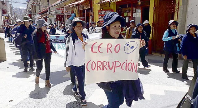 Protestan contra Aduviri por designación a dedo en Puno