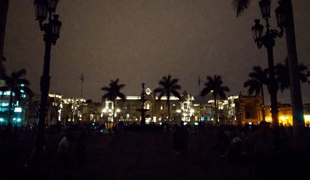 Se registra apagón en la Plaza de Armas de Lima [VIDEO]