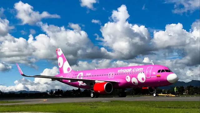 Viva Air pinta el cielo de rosado con una nueva aeronave