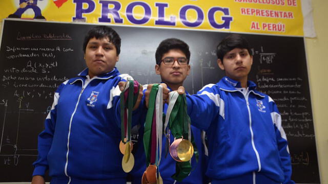 Escolares genios peruanos a olimpiada de Física