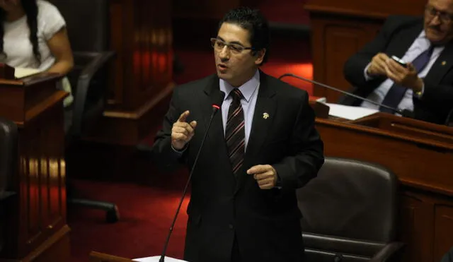 Heresi califica de “cantinflada” pedir renuncia de Vizcarra a la vicepresidencia