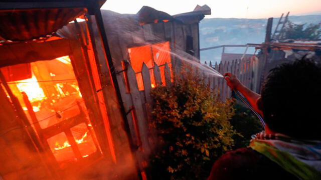 Incendio destruyó más de 100 viviendas en Chile esta Navidad [VIDEO]