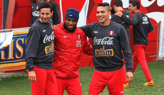 Selección peruana: Claudio Pizarro confesó que Guerrero y Farfán no le agradecieron por abrir la puerta de Europa.