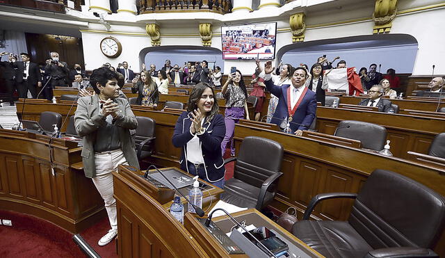 vacado. Congresista Esdras Medina fue uno de los parlamentarios que votó a favor de la vacancia para desaforar a Pedro Castillo.