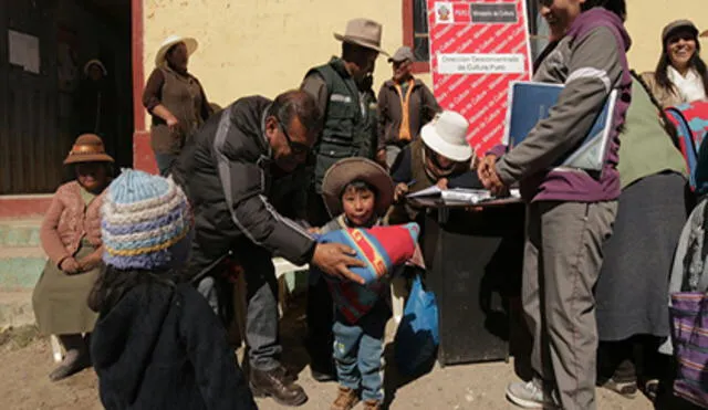  Ministerio de Cultura continúa supervisando la entrega de kits de abrigo y vacunas en distritos de la región Puno