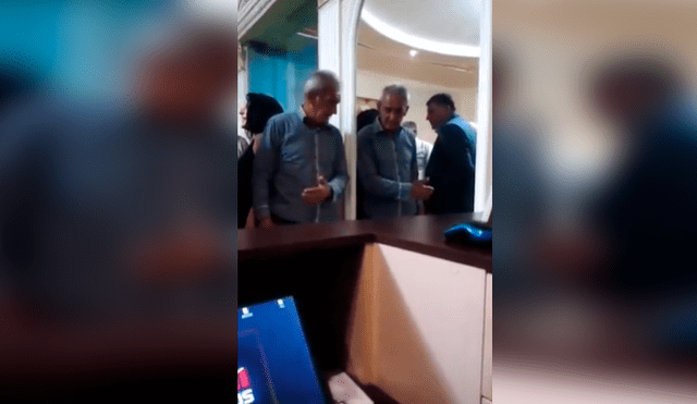 Facebook viral: hombre ebrio protagoniza divertida escena al conversar con un espejo en plena fiesta