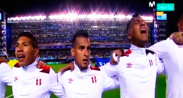 Perú vs. Argentina: el fervoroso canto del Himno Nacional en La Bombonera 