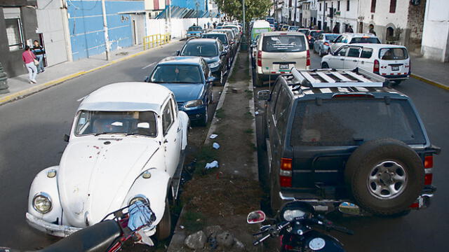 Concejo Municipal de Cusco vuelve a priorizar vehículos en Centro Histórico