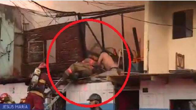 Jesús María: bombero y vecino caen dentro de vivienda durante incendio [VIDEO] 