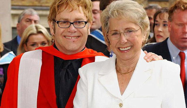 Elton John llora la muerte de su madre
