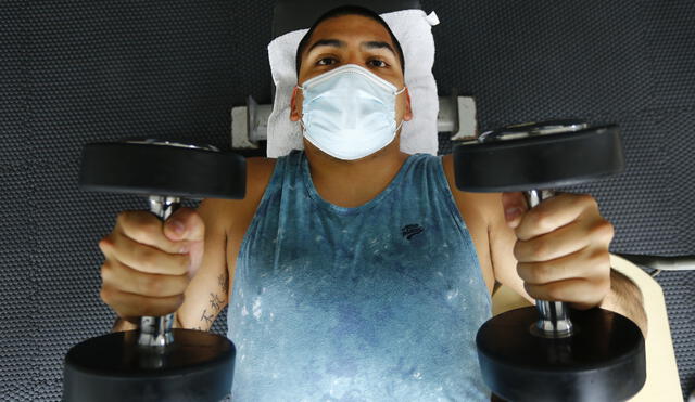 El uso de mascarillas durante el entrenamiento es una obligación. Foto: Félix Contreras