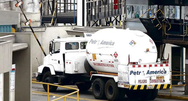 Cisternas no pueden llegar a la planta en Mollendo por bloqueo en la Panamericana Sur. Foto: Difusión / Referencial.