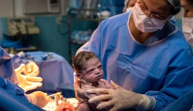 Bebé que nació ‘enojada’ se reencuentra con fotógrafo que la hizo viral en internet
