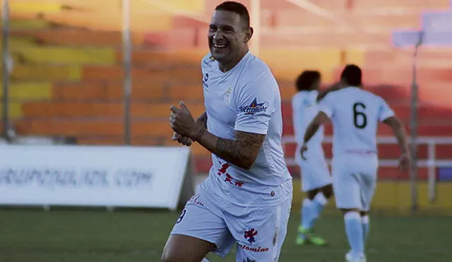 Real Garcilaso es líder del Torneo Apertura