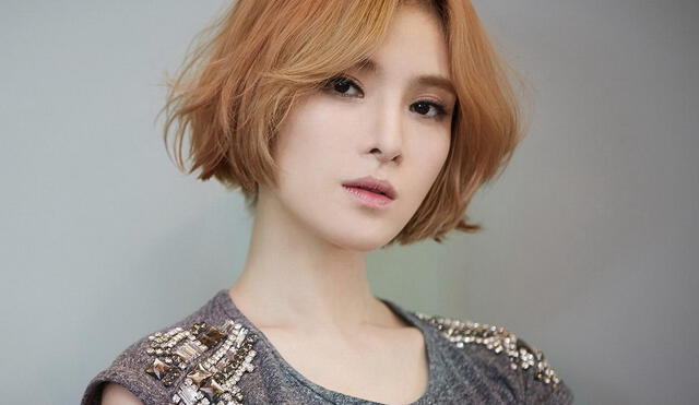 Gummy (Park Ji Yeon) es una cantante coreana de 38 años.