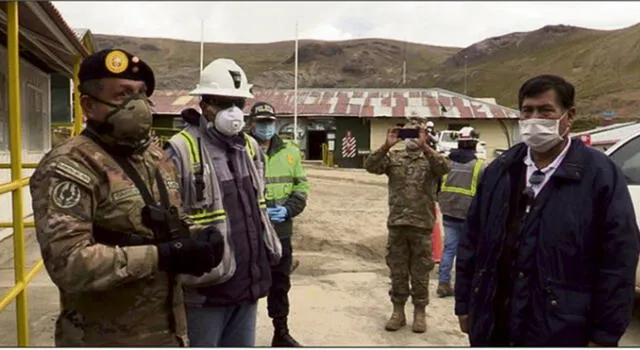 Verificación. Autoridades visitaron campamento minero.