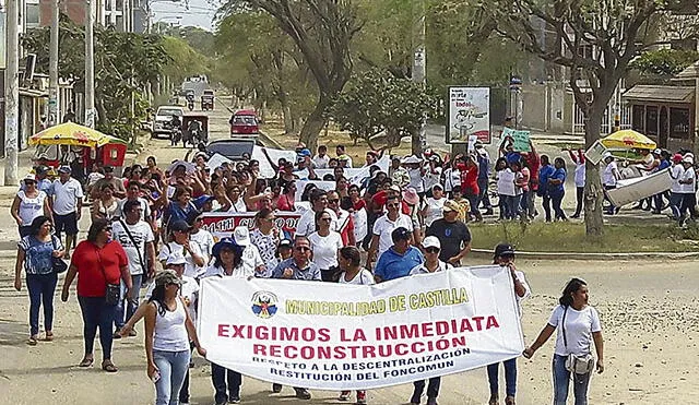 Pobladores de Castilla marchan, una vez más, para reclamar inicio de obras de reconstrucción