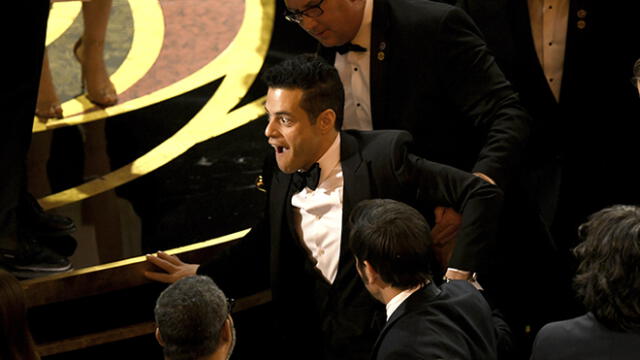 Rami Malek se resbaló tras ganar el Oscar por 'Bohemian Rhapsody' [VIDEO]