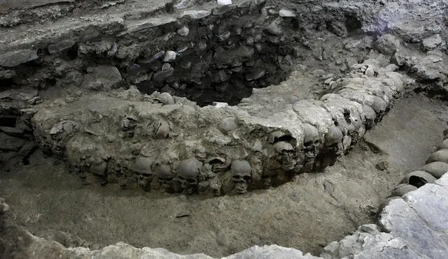 Hallazgo de torre de cráneos cambiaría teoría sobre sacrificios que hacían los aztecas 