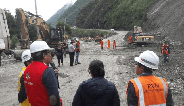 Huaico en Apurímac: Provías Nacional empezó limpieza en carretera de Huancarama 