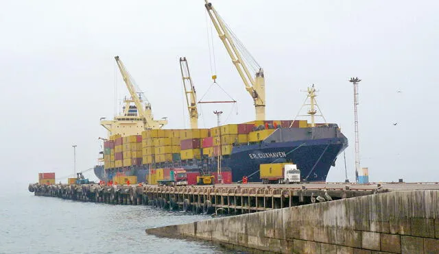 Tía María: Barcos con carga se desvían de Matarani y descargan en Ilo por paro