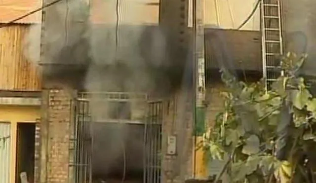 Incendio consume vivienda en El Agustino