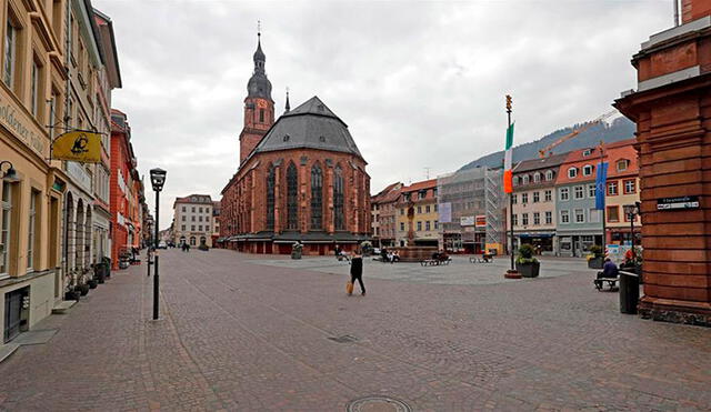 Varias calles en Alemania se vieron desoladas este martes, en medio de la pandemia del coronavirus. Foto: EFE