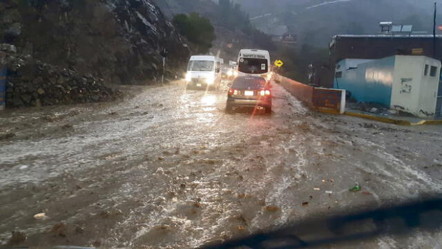 PRECIPITACIONES. Por más de tres horas, distritos como Uchumayo soportaron una intensa lluvia que inundó viviendas.