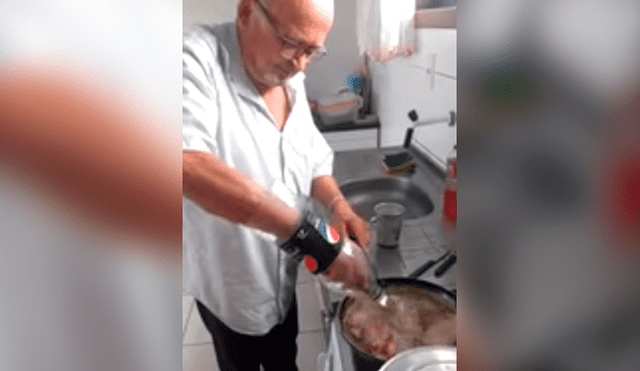 Facebook viral: anciano muestra 'truco' para no quemarse al freír pollo y genera asombro [VIDEO]