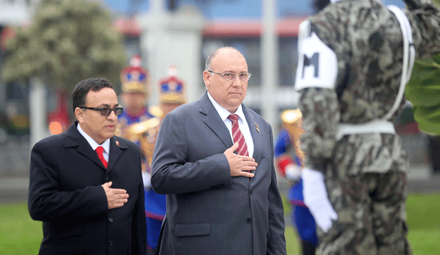 Perú expulsa a embajador de Venezuela por ruptura del orden democrático