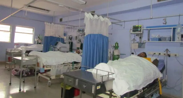 Tres pacientes fueron abandonados en hospital de Juliaca.