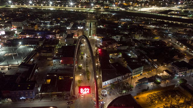 Vista aérea de la calle Revolución que muestra poco tráfico el viernes por la noche en el centro de Tijuana, México. Foto: AFP
