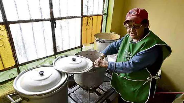 El deseo de superación de mujeres que trabajan en los comedores de Arequipa