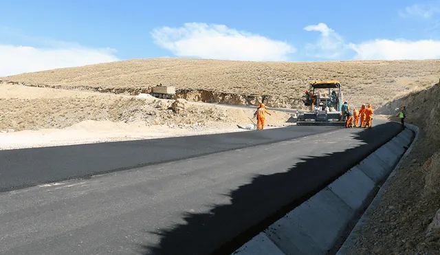 Junín: Esperan que asfaltado de carretera del Canipaco culmine este año