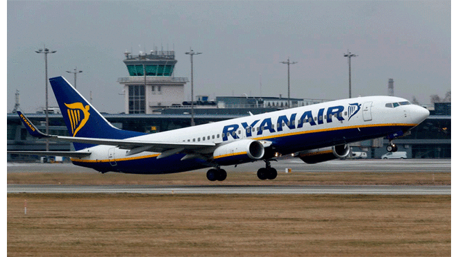 Un avión de Ryanair. Foto: Ints Kalnins/Reuters