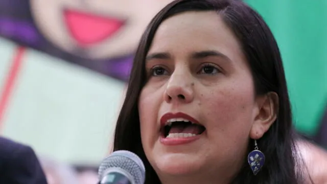 Verónika Mendoza: "Urge que se hagan cambios en un gabinete que ya no da más"