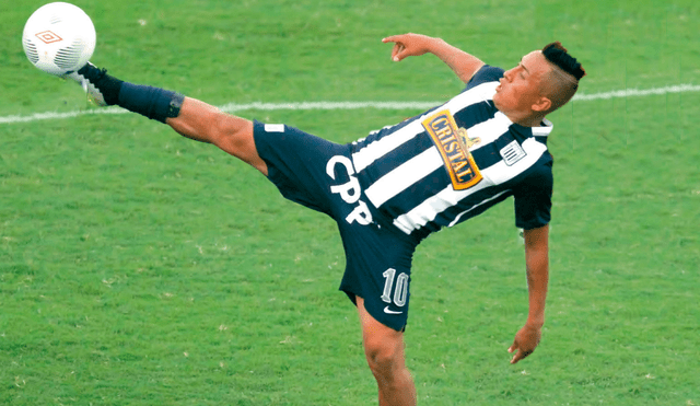El futbolista nacional viene entrenando por su cuenta tras no estar en los planes del Santos FC de Brasil.