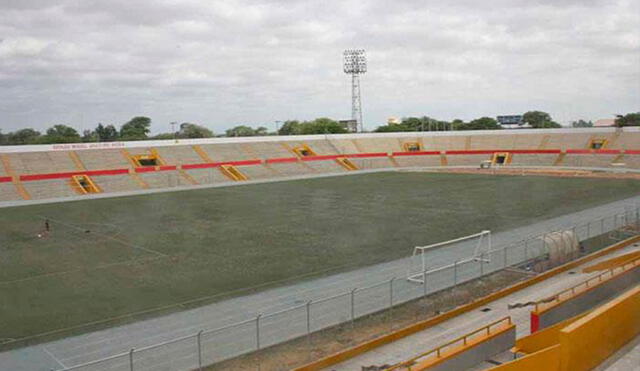 El césped sintético del estadio Miguel Grau de Piura será cambiado por uno natural para el torneo local.