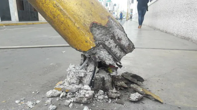 #YoDenuncio: camión impacta contra poste de alumbrado en Huaral [FOTOS]