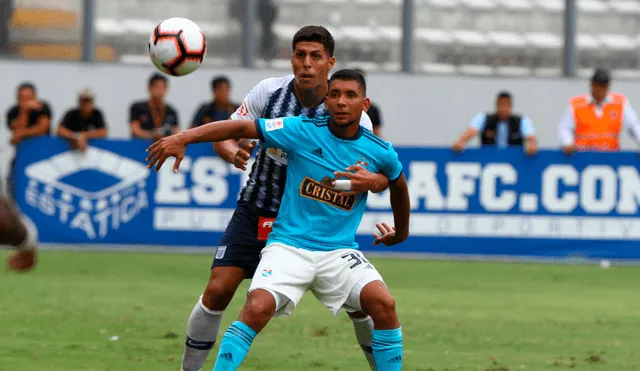 En Alianza Lima aseguran que Sporting Cristal ejerce presión en la FPF