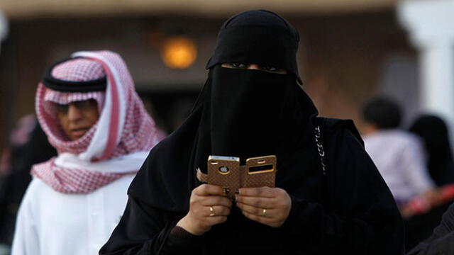 Los hombres de Arabia Saudita utilizan una app para 'controlar' la vida de las mujeres
