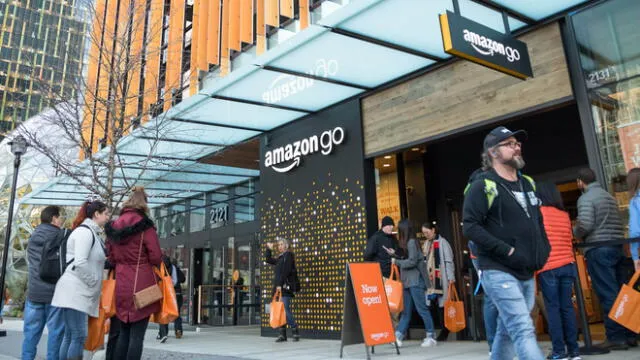 Amazon alcanza el billón de dólares de valoración bursátil