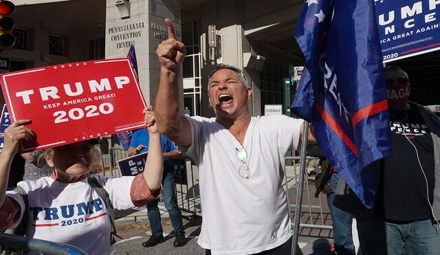 Partidarios de Trump han acudido a algunos lugares en los que se cuentan los votos para solicitar que se detengan. Foto: AFP