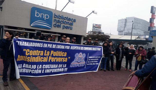 Biblioteca Nacional: trabajadores acatan huelga 48 horas 