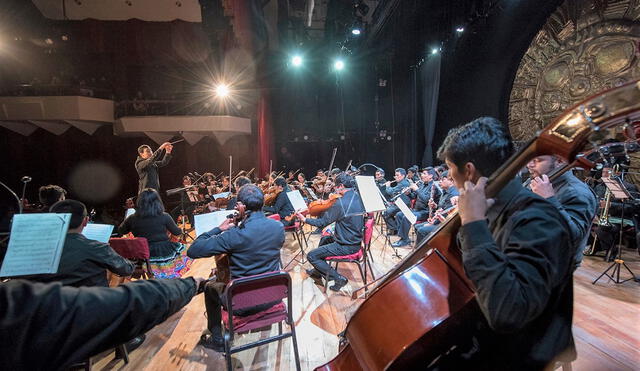 Orquesta Sinfónica del Cusco, dirigida por el maestro Theo Tupayachi. Foto: DDCC.