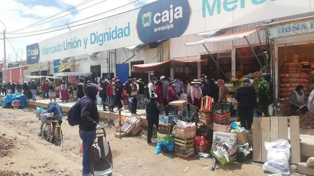 Mercado Unión y Dignidad en Puno lució abarrotado.