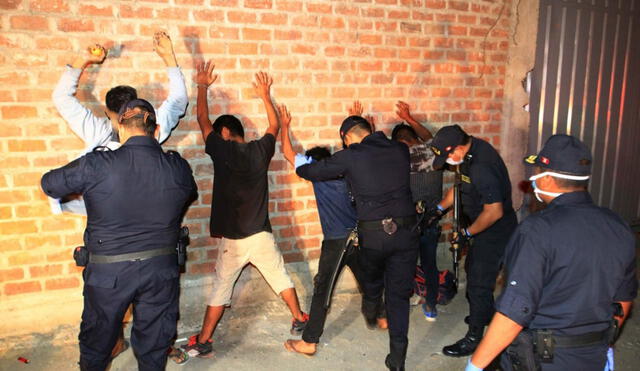 Policía en Trujillo - Detenidos - Toque de queda