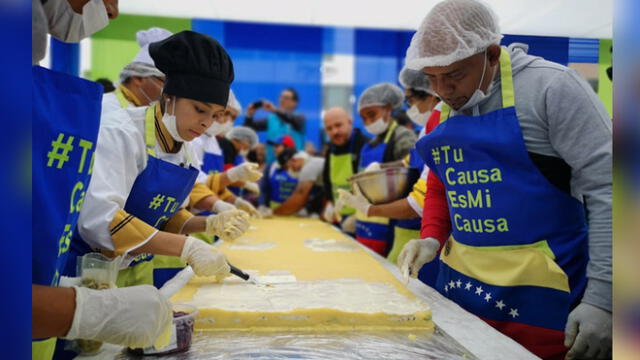Peruanos y venezolanos se unieron para preparar más de 500 porciones de causa en Tacna [FOTOS Y VIDEO]