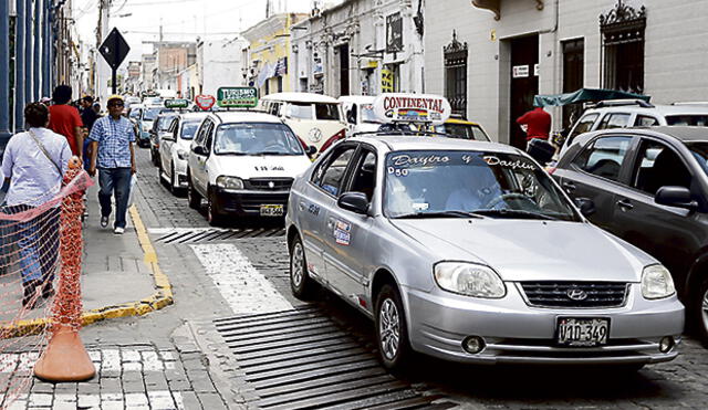 Municipio conversa con gremios de taxistas para reabrir entrega de Setare